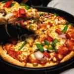بيتزا المقلاة –  افضل طريقة لعمل البيتزا السريعة بدون فرن او تخمير او عجن