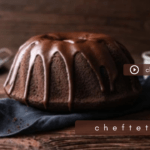 كيك الشوكولاتة الهش مع الصوص بطريقة سهلة وسريعة في الخلاط العادي