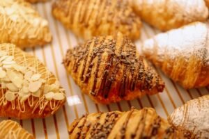 Read more about the article كرواسون هش بالشوكولاتة