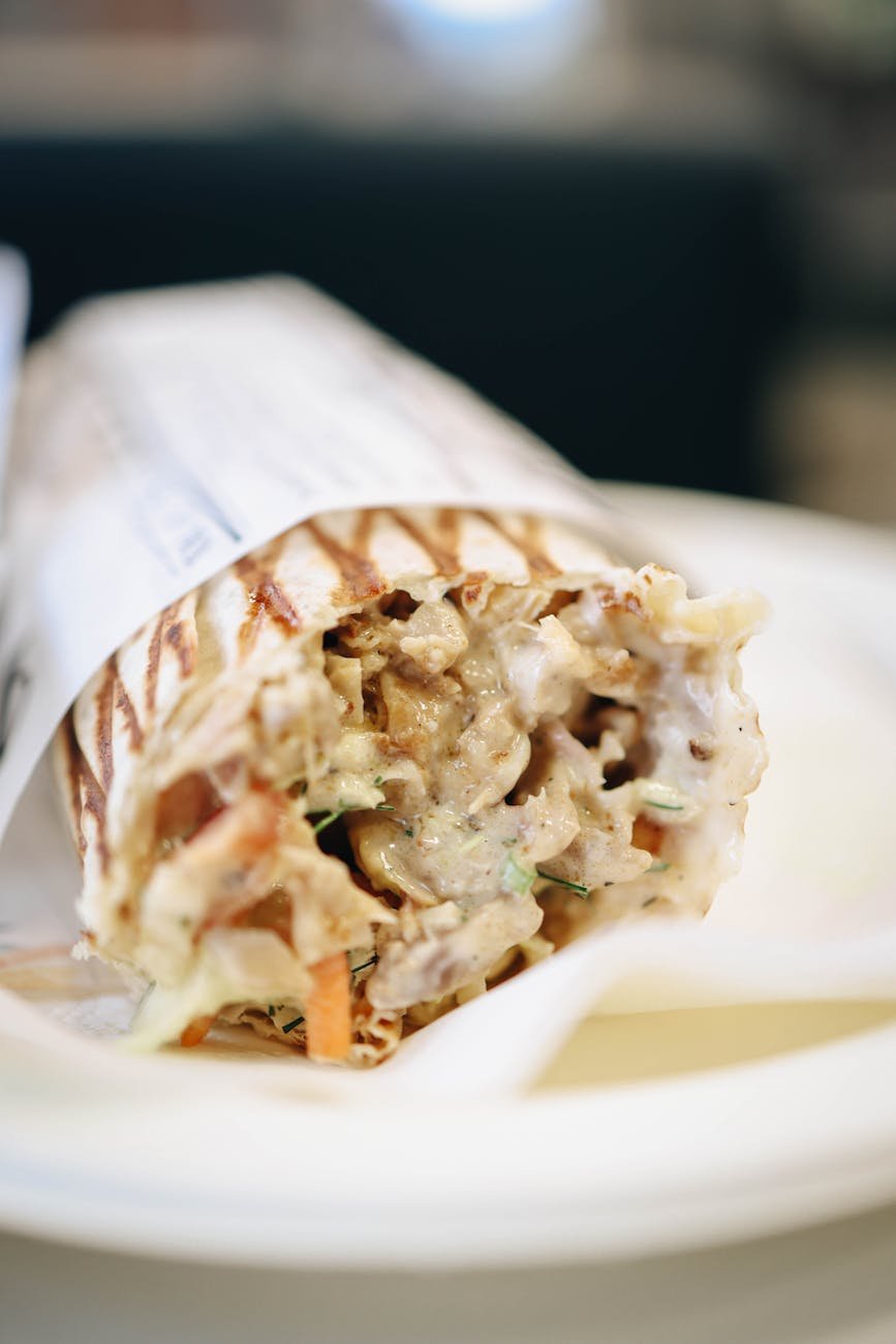 You are currently viewing شاورما سهلة وسريعة – طريقة عمل شاورما الدجاج في البيت مثل المطاعم