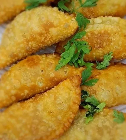 You are currently viewing طريقة السمبوسة – عمل عجينة السمبوسة البف مع الحشو في دقائق